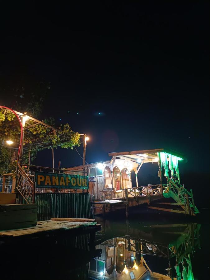 House Boat-Pana Four In Srinagar Kashmir Hotel Exterior photo